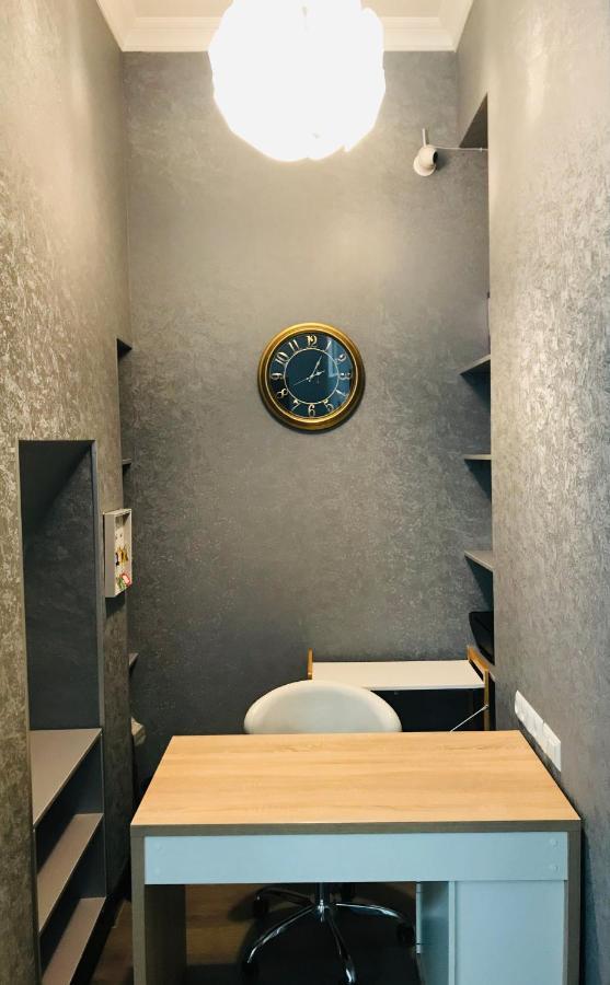 2Nd Floor Hotel Tbilisi Luaran gambar