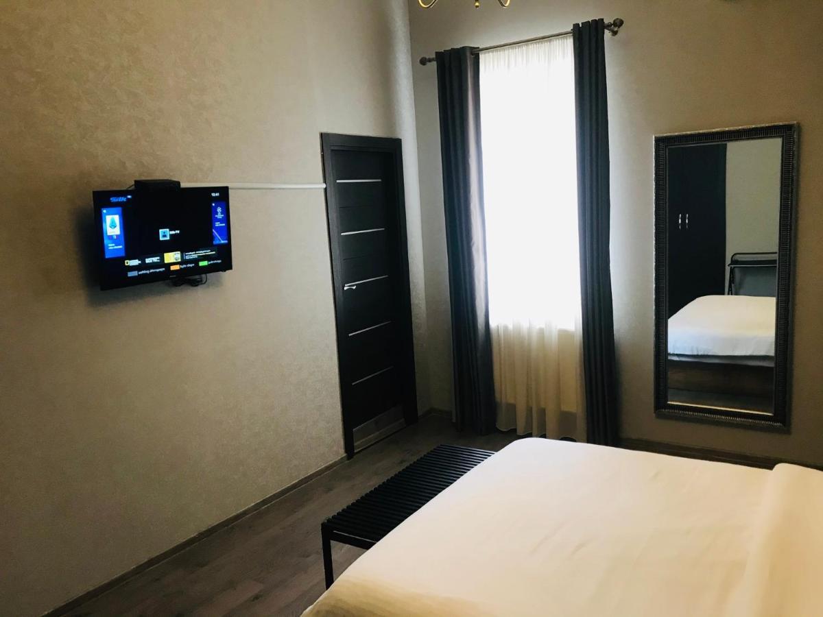 2Nd Floor Hotel Tbilisi Luaran gambar