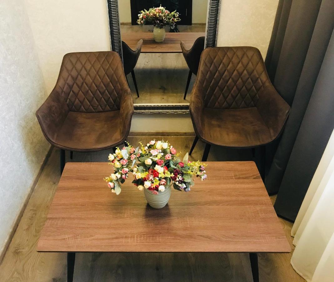 2Nd Floor Hotel Tbilisi Luaran gambar