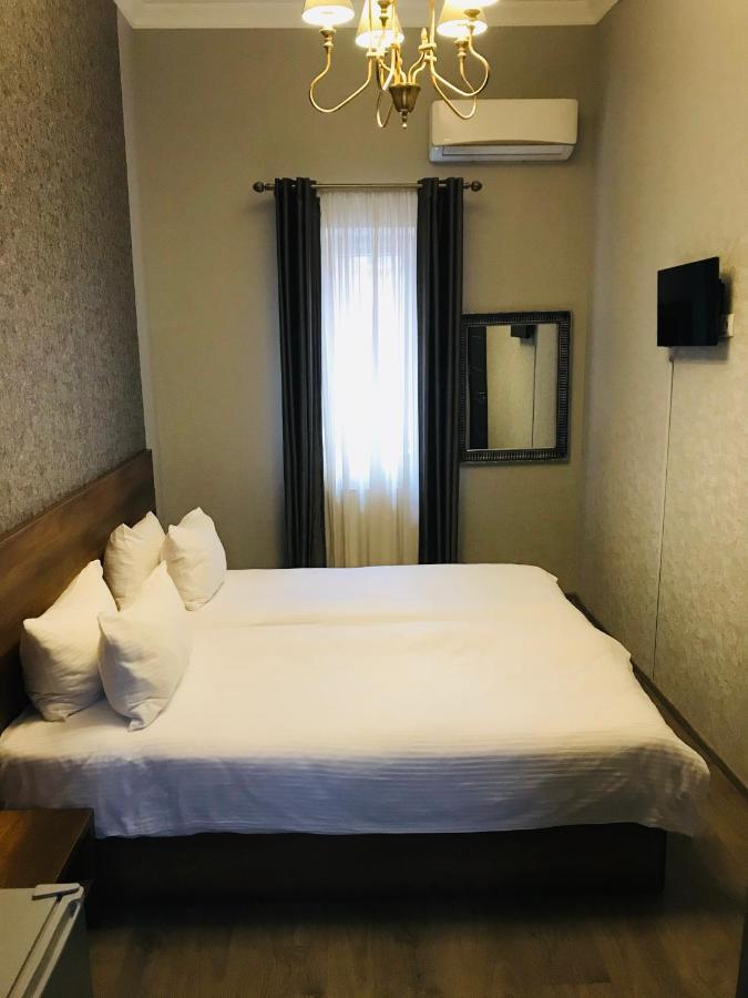 2Nd Floor Hotel Tbilisi Luaran gambar