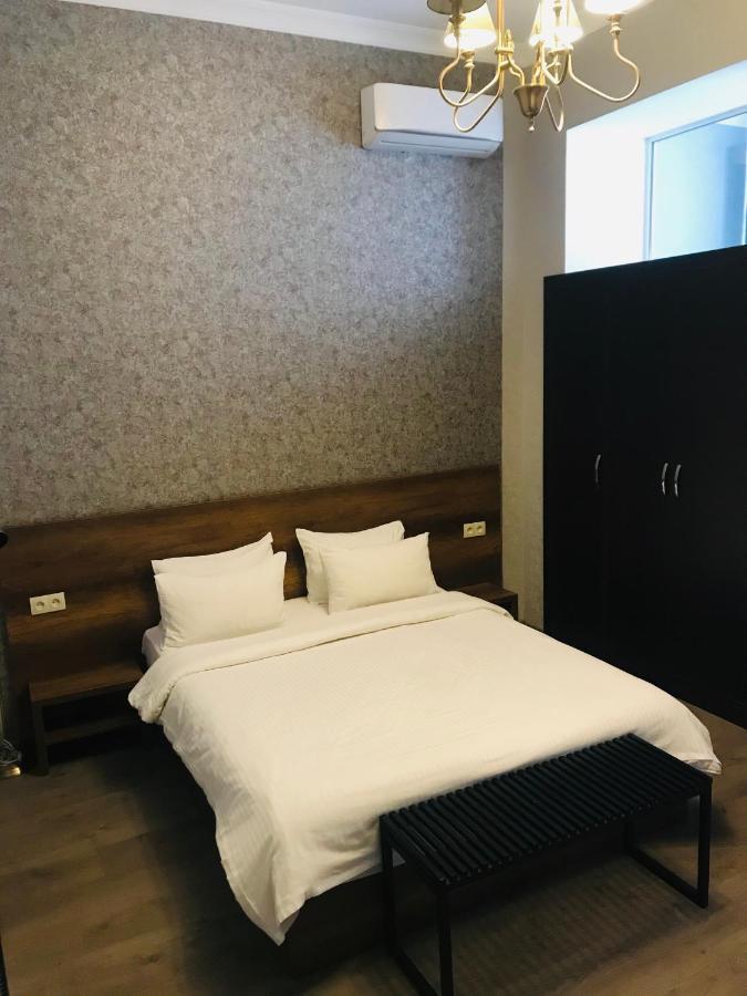 2Nd Floor Hotel Tbilisi Luaran gambar