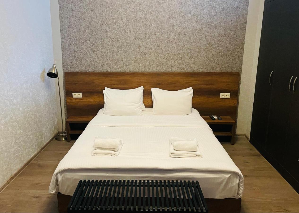 2Nd Floor Hotel Tbilisi Luaran gambar