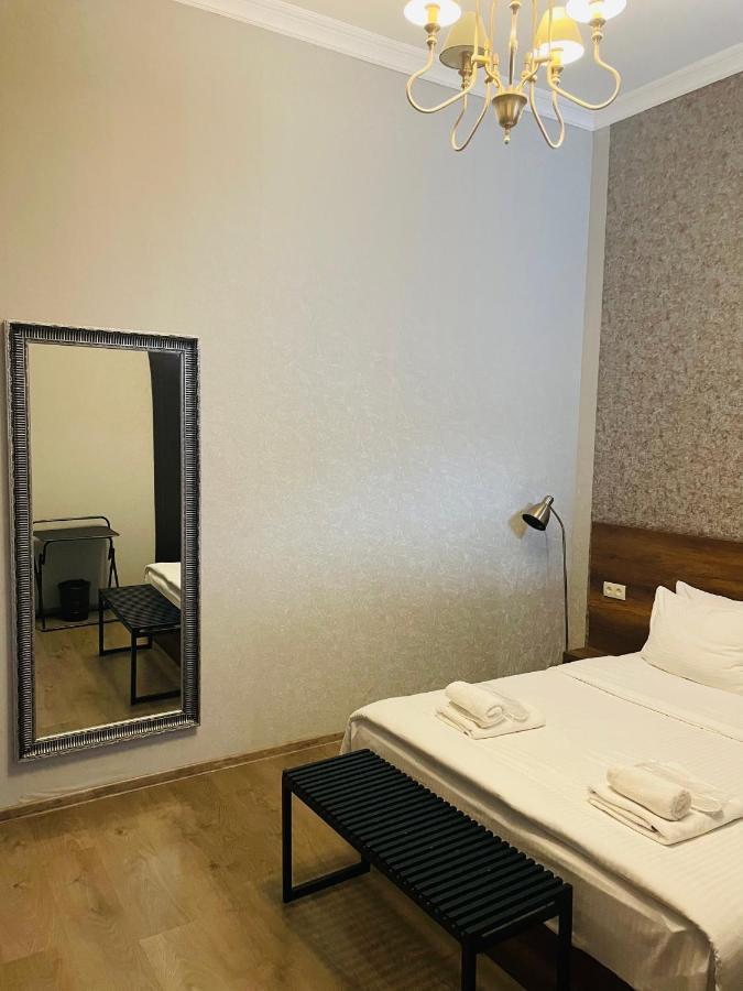 2Nd Floor Hotel Tbilisi Luaran gambar