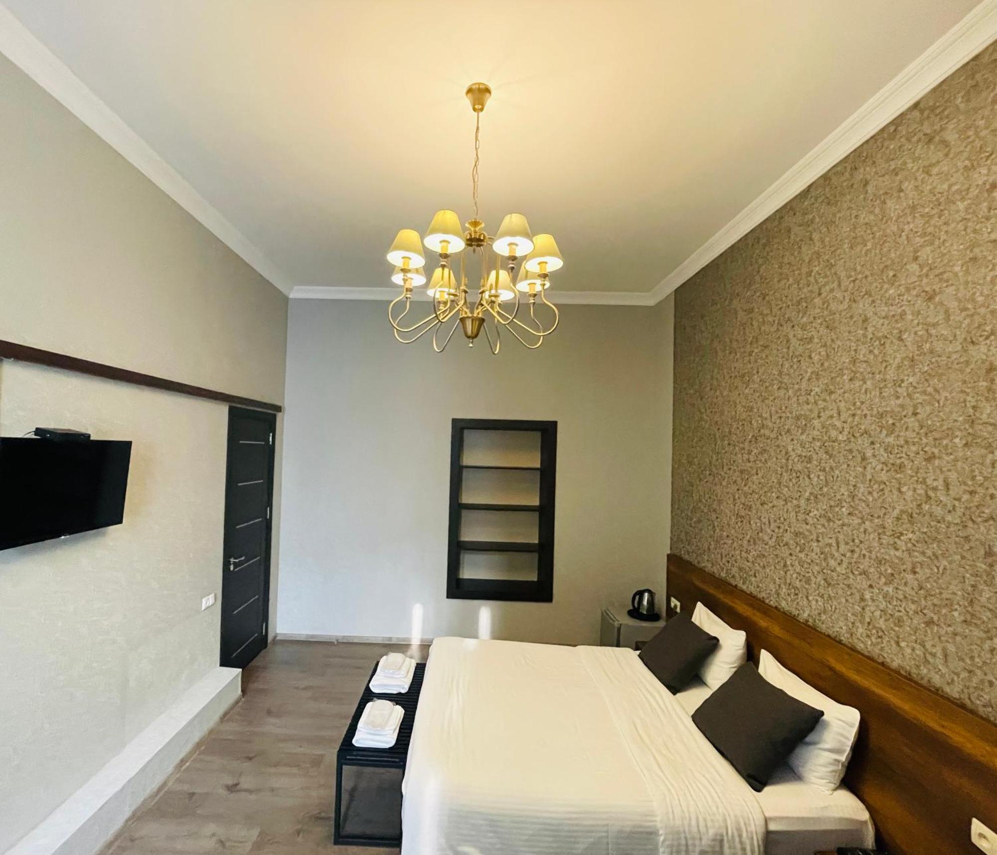 2Nd Floor Hotel Tbilisi Luaran gambar